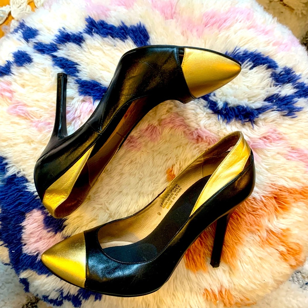BLACK AND GOLD STILETTO